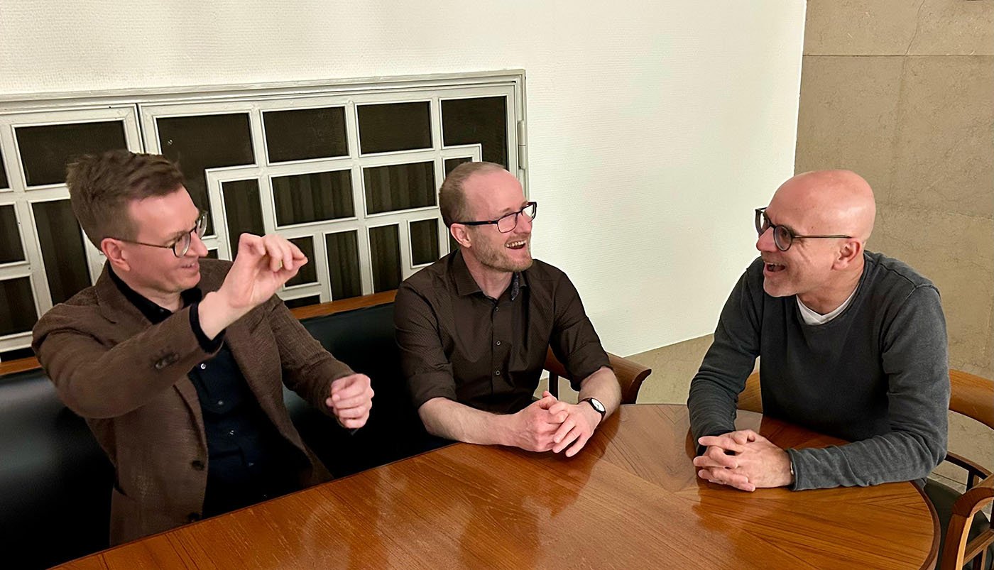 Safety and efficiency go hand in hand with MacGregor "Hippo" fully automatic twistlock